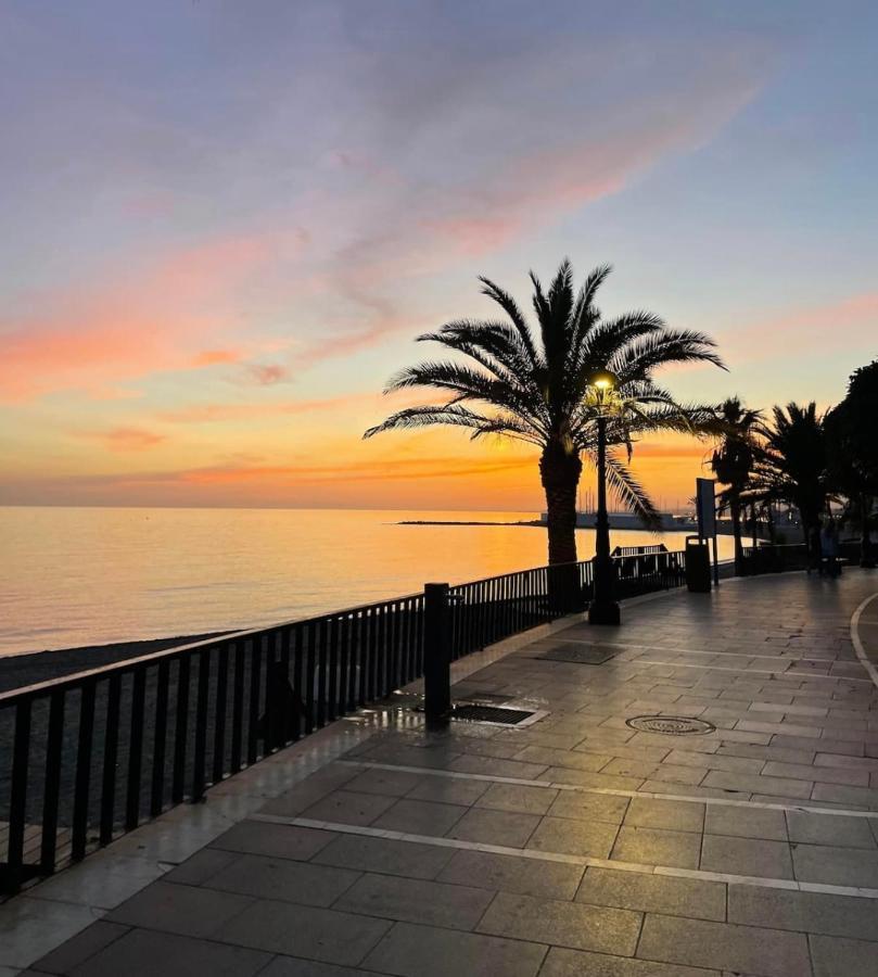 Beachfront Edificio Mayoral Primera Linea De Playa Y Centro Ciudad Con Barco Opcional * Marbella